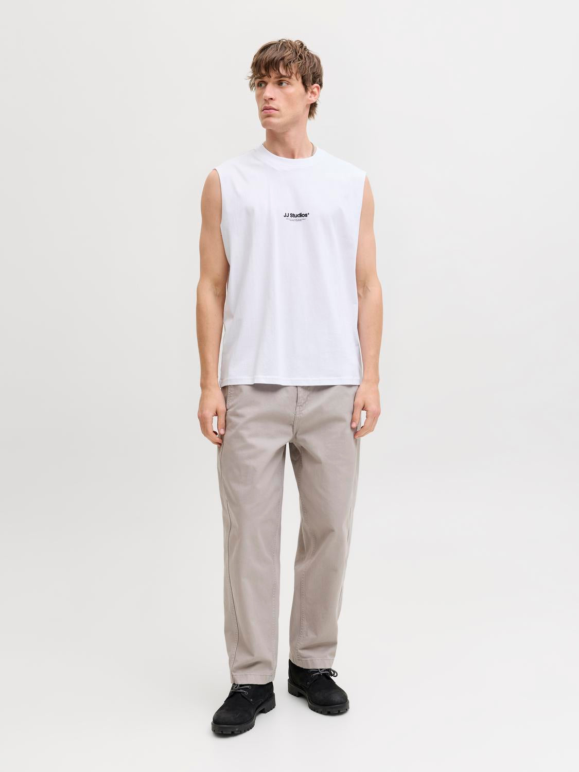 model_shot-front_full